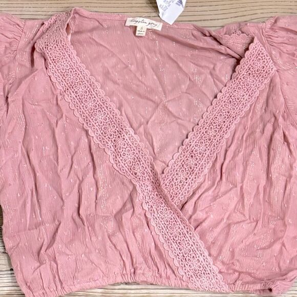 KINGSTON GREY Juniors' Swiss-Dot Flutter-Sleeve Top, women’s shirt pink - Picture 4 of 6